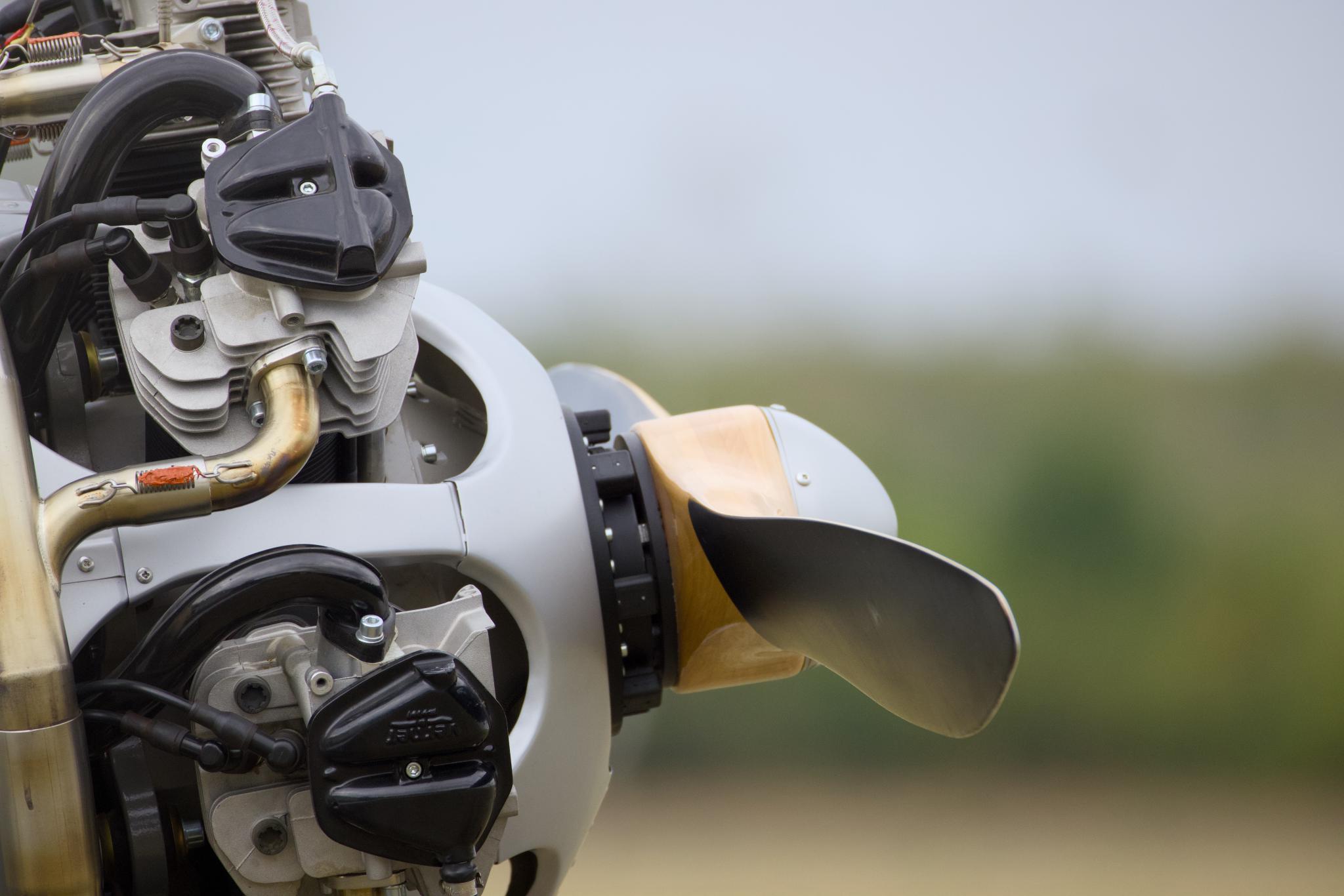 Verner radial engine with wooden propeller