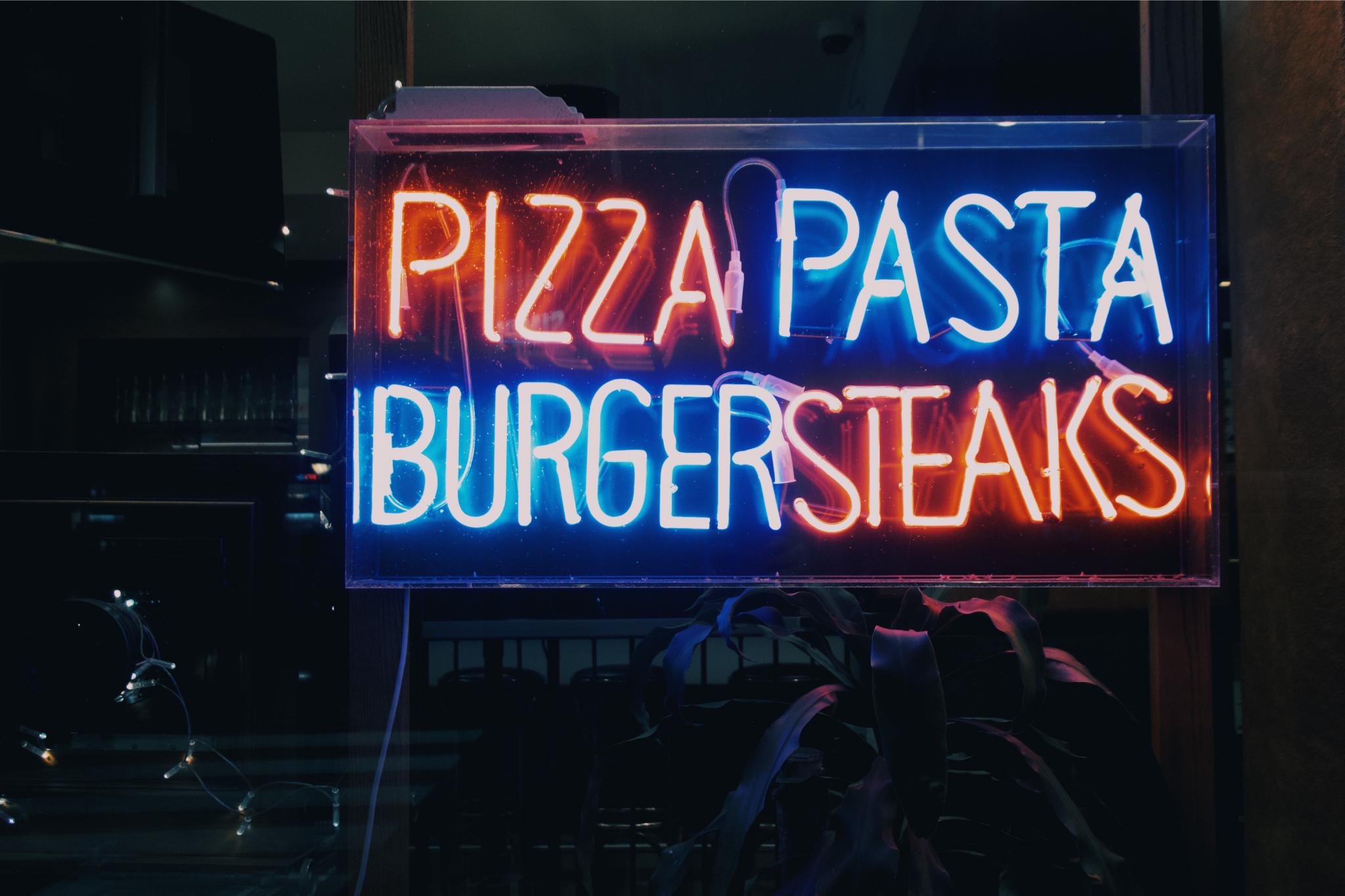 Moe's Bar in Mayrhofen at night